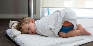 Why are sleep routines important in young children?